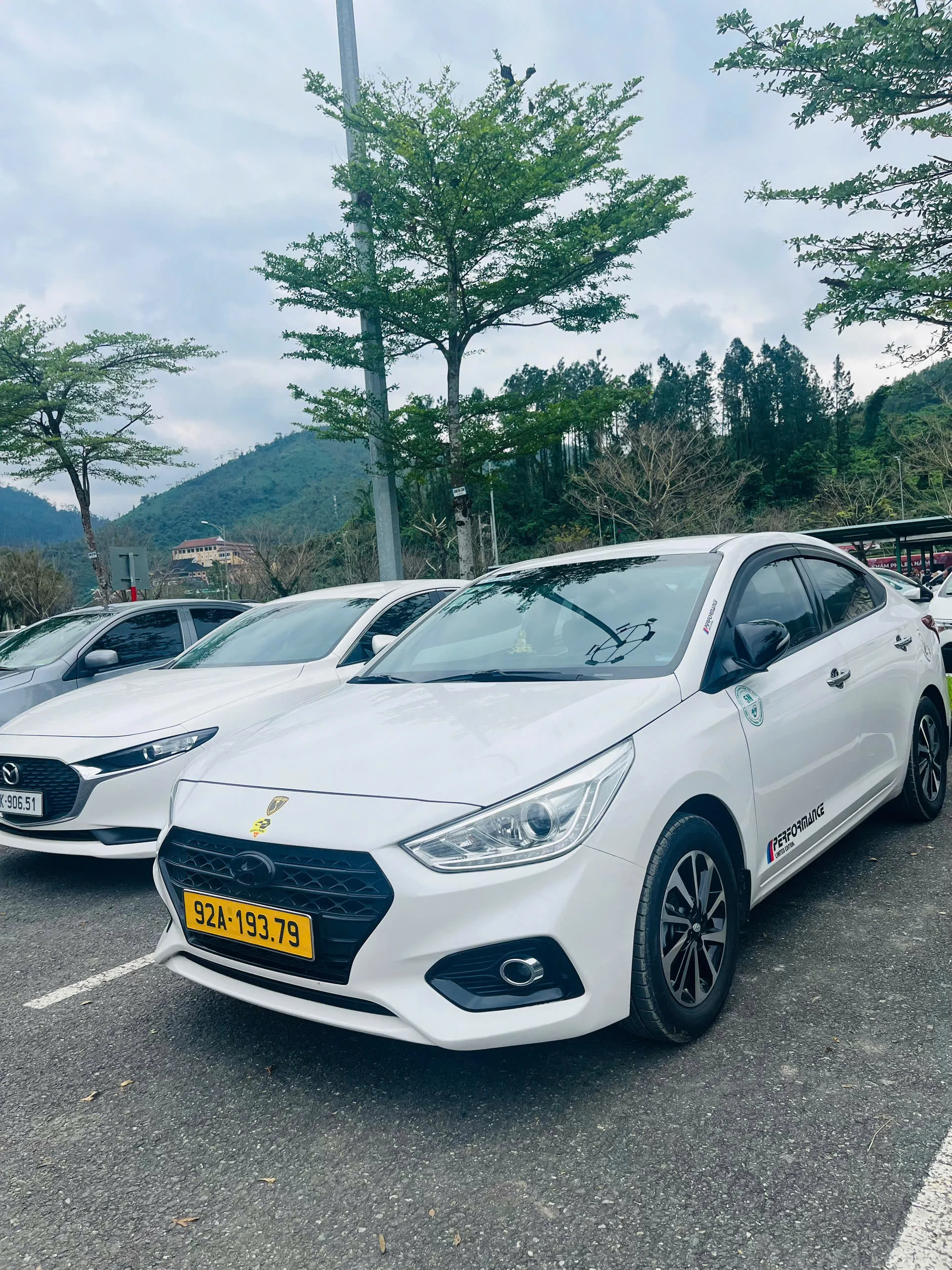 Xe 4 Chỗ Sedan Hyundai Accent Đời Mới - Hyundai Accent 92A-193.79 tại Bà Nà Hills