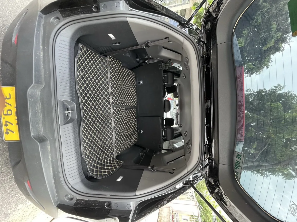 Cốp xe điện 7 chỗ LIMO GREEN rộng rãi
