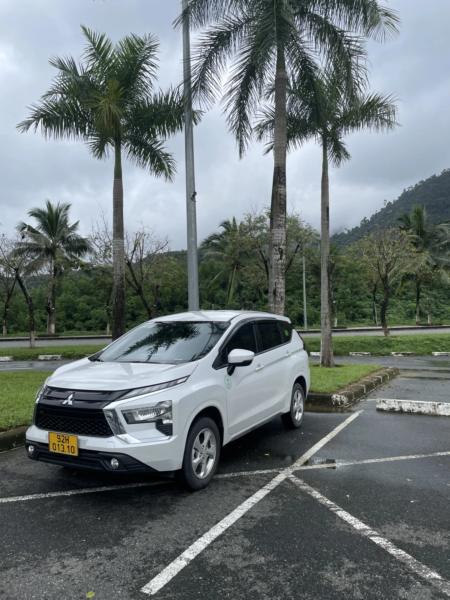 Xe 7 Chỗ SUV Mitsubishi Xpander 2024 - Khuôn viên Bà Nà Hills