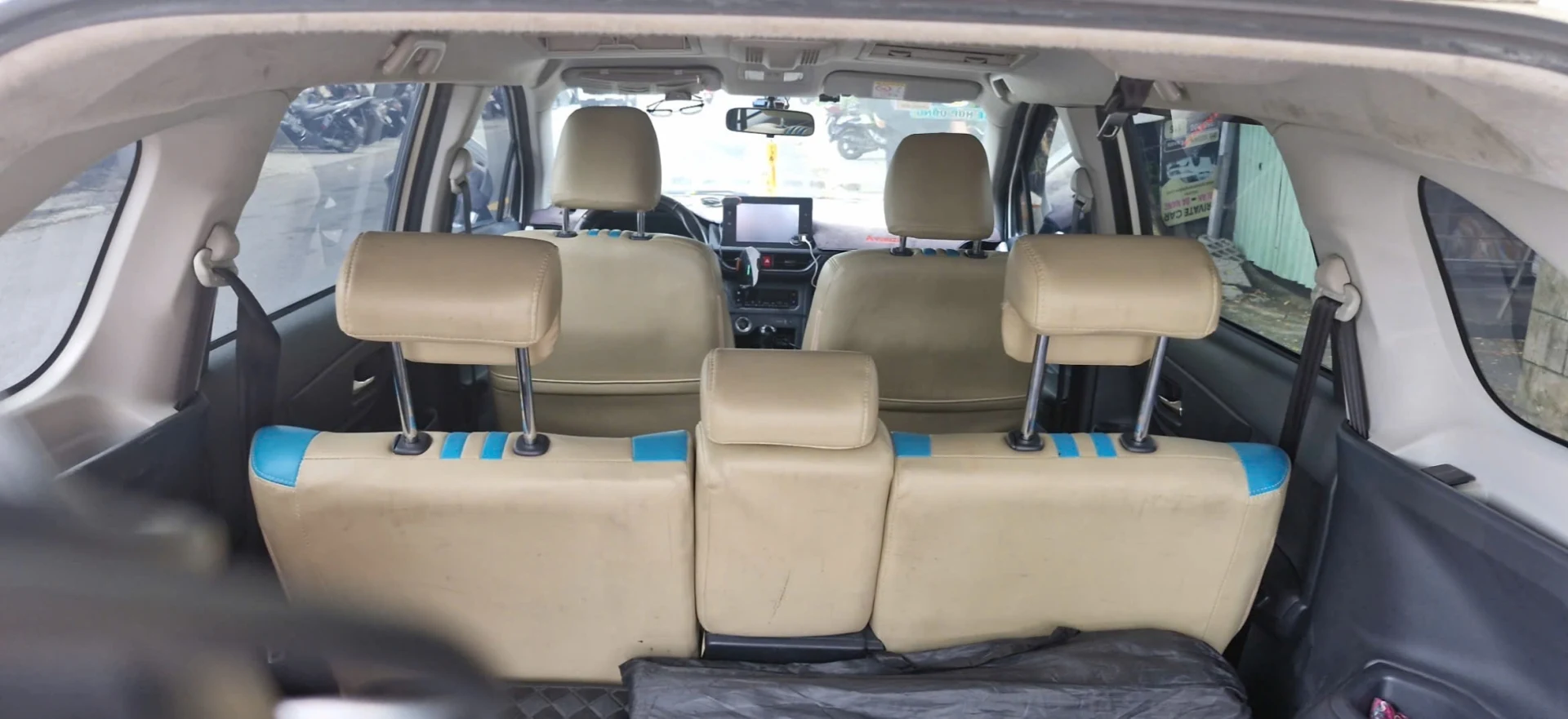 Xe 7 Chỗ SUV Gầm Cao Isuzu mu-X Đời Mới - Hàng ghế thứ 2