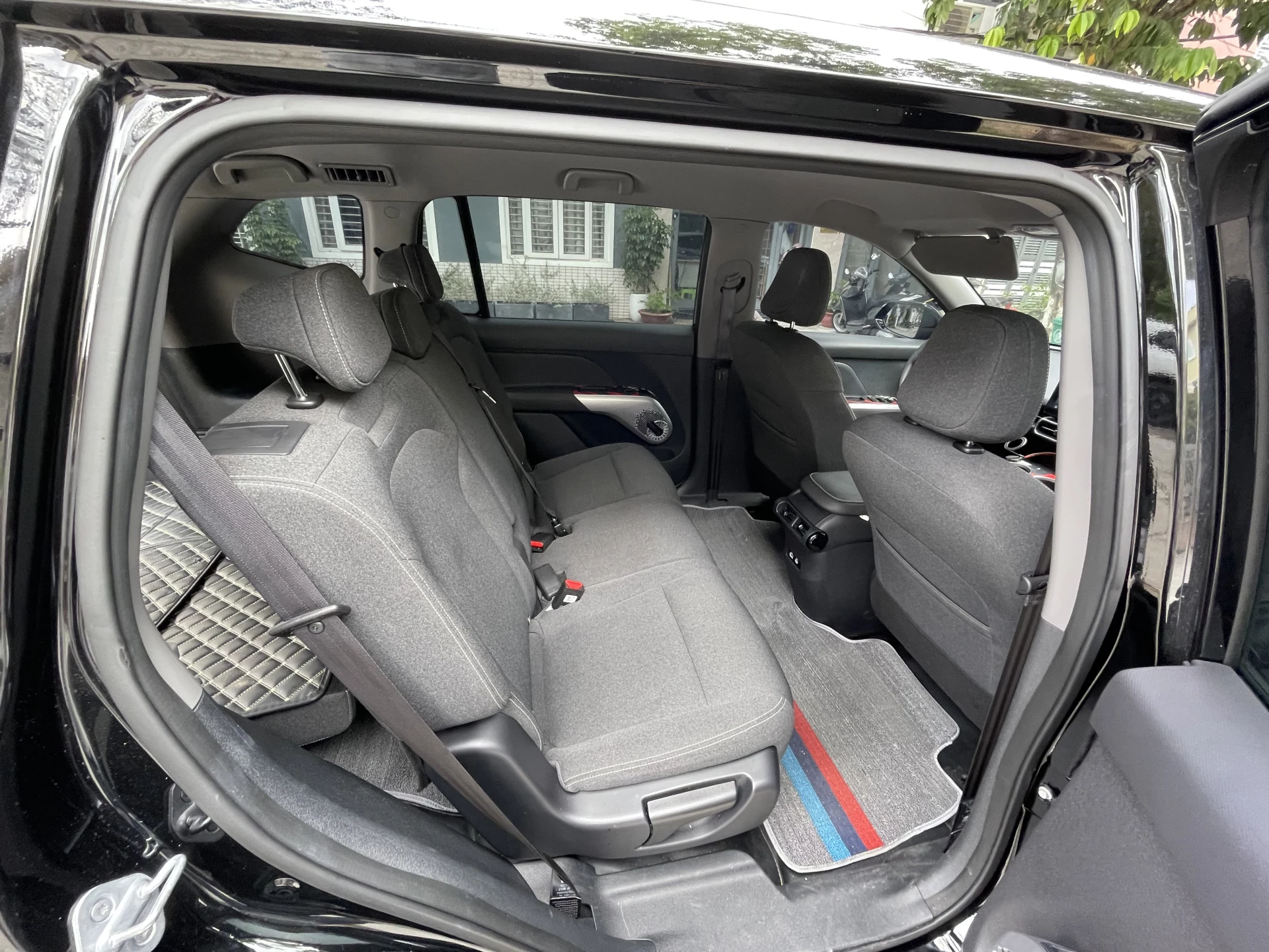 Xe Điện 7 Chỗ LIMO GREEN VIP Đẳng Cấp - Khoang sau rộng rãi khi gập ghế