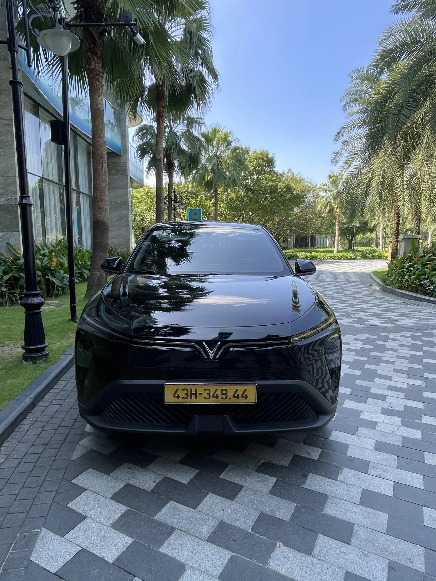 Xe Điện 7 Chỗ LIMO GREEN VIP Đẳng Cấp - Chính diện đầu xe biển 43H-349.44